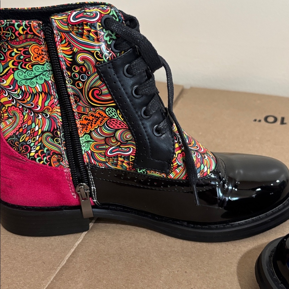 Colorful Paisley Women's Boots size 6 - Picture 8 of 13